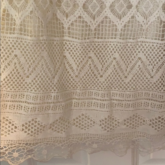 Cream lace dress! Only wore a handful of times - Picture 2 of 6